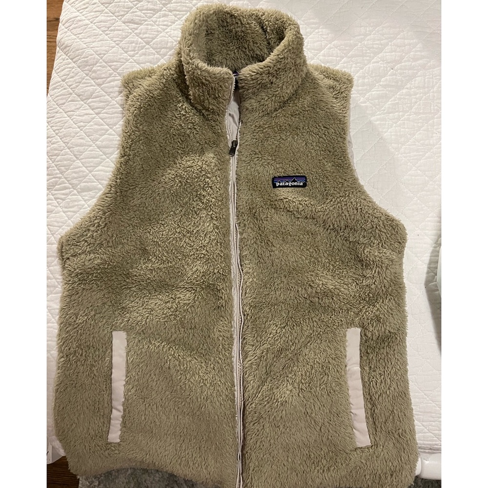 Womens Patagonia vest.